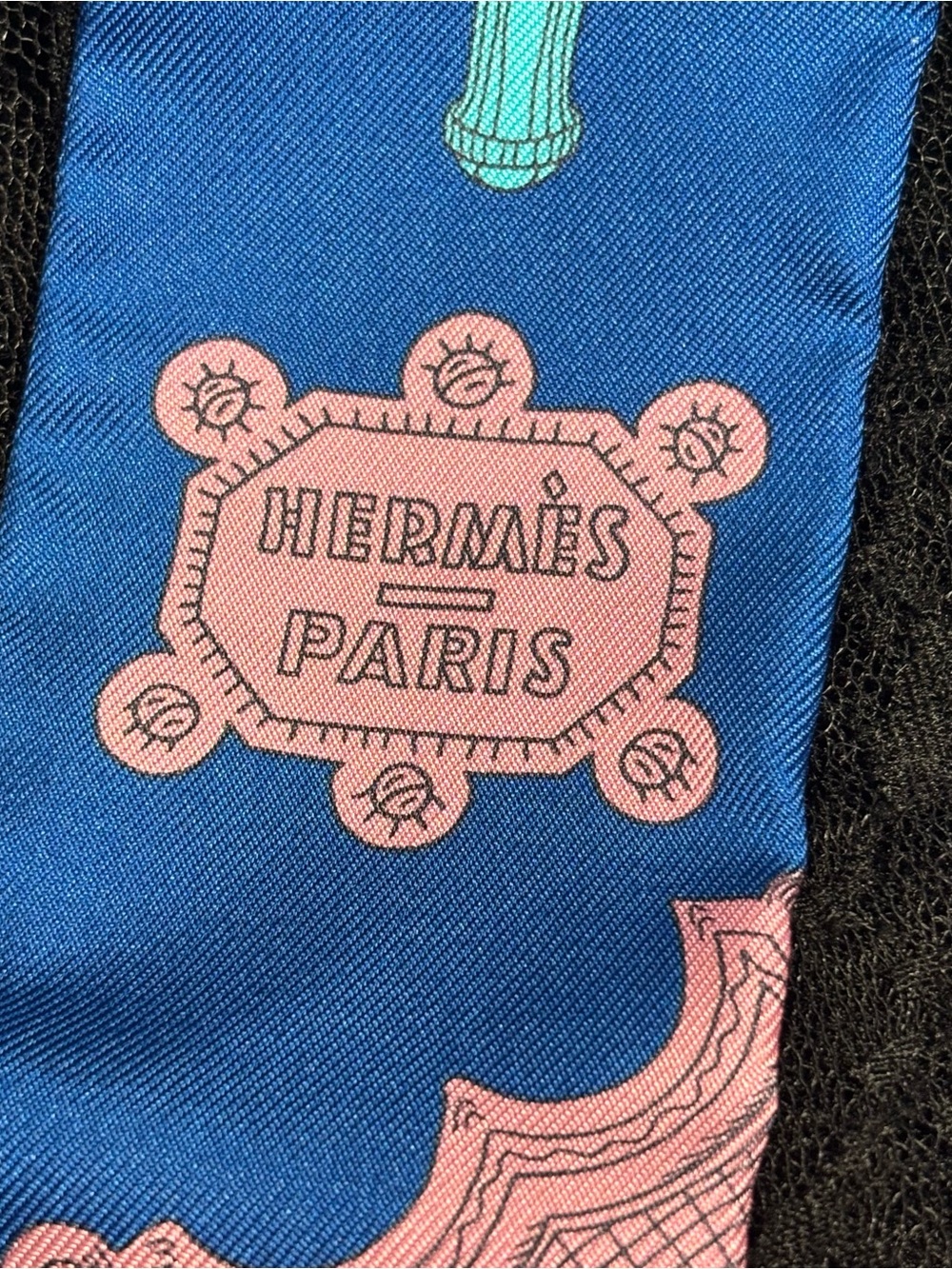 Hermes Merveilleuses Lanternes Twilly Scarf Blue Pink Silk New in Box Auth NIB - Picture 8 of 9